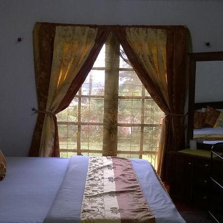 Srihelyes Inn ヌワラ・エリヤ エクステリア 写真