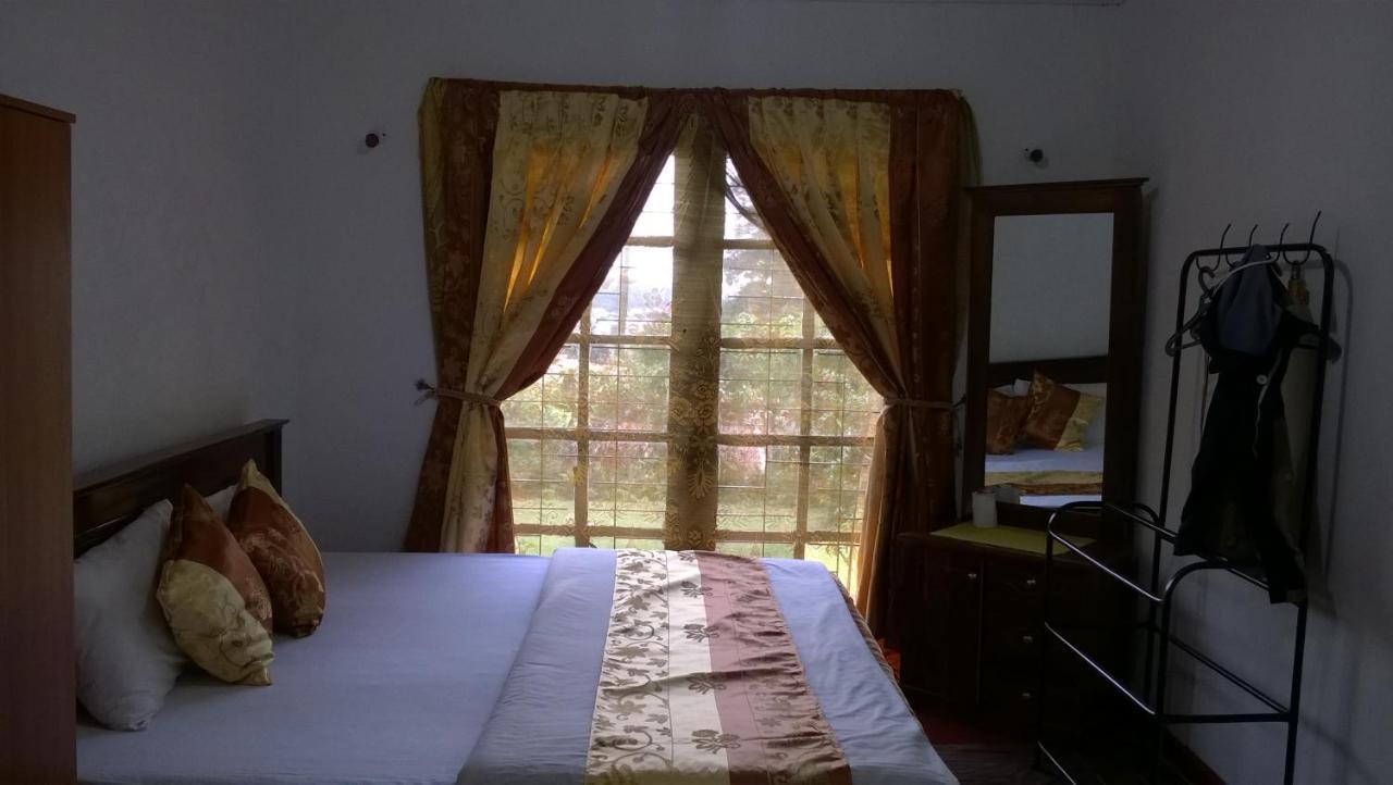 Srihelyes Inn ヌワラ・エリヤ エクステリア 写真