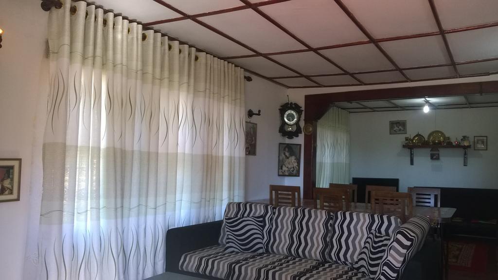 Srihelyes Inn ヌワラ・エリヤ エクステリア 写真